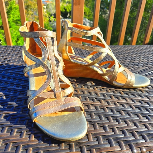 Sofft Malindi Wedge Sandal - Satin Gold - Picture 1 of 4